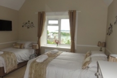 triple-bed